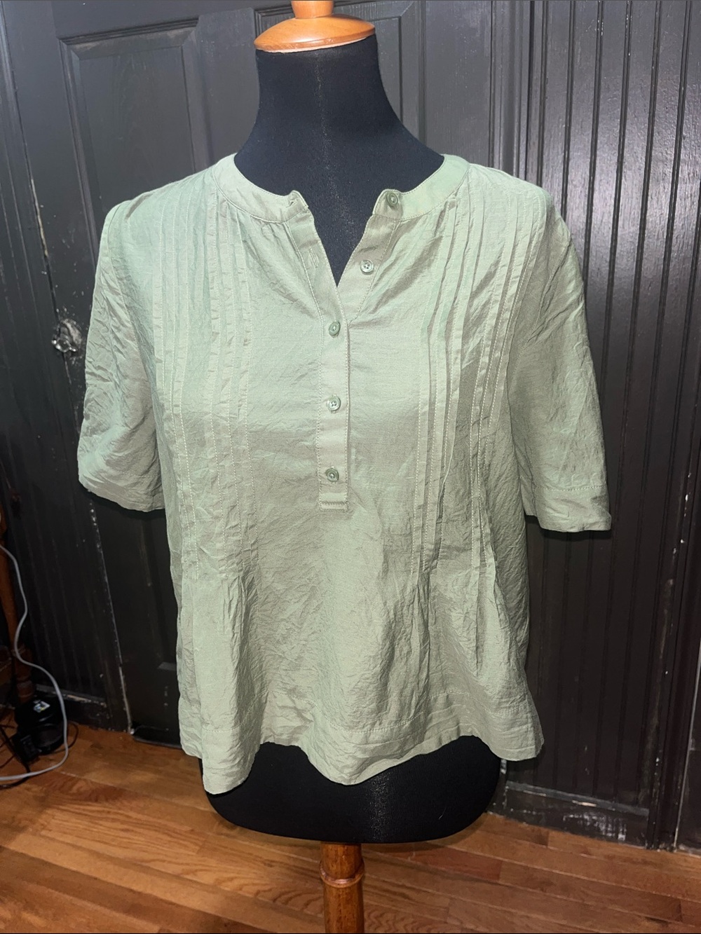 Universal Thread Light Sage Pintuck Henley Blouse